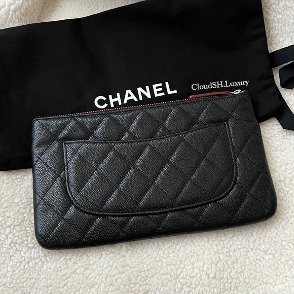 ❌❌Classic Quilted CC Logo Black Caviar Double Zip Case w/ Silver Hardware - Picture 2 of 13